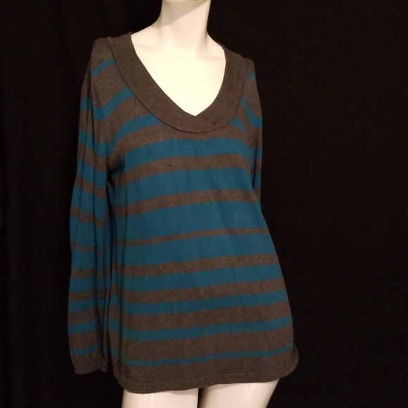 a.n.a Sweaters - 🌹3/$24🌹ANA V-NECK BUBBLE SLEEVE STRIPE SWEATER